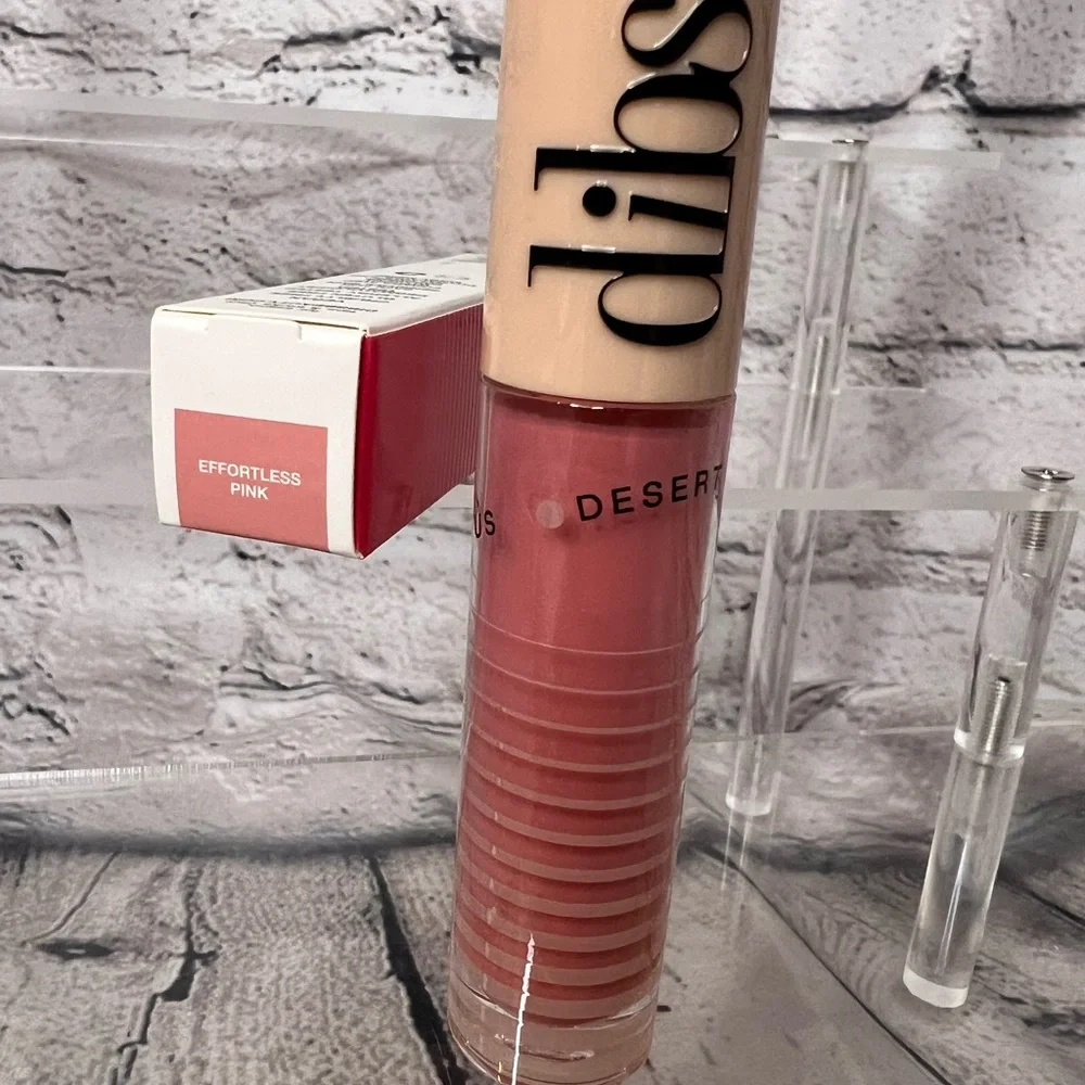 Dibs Beauty Lip Gloss in Effortless Pink